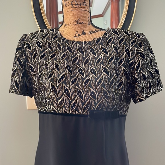 Vintage John Robert’s dress, size 8. - Picture 2 of 9